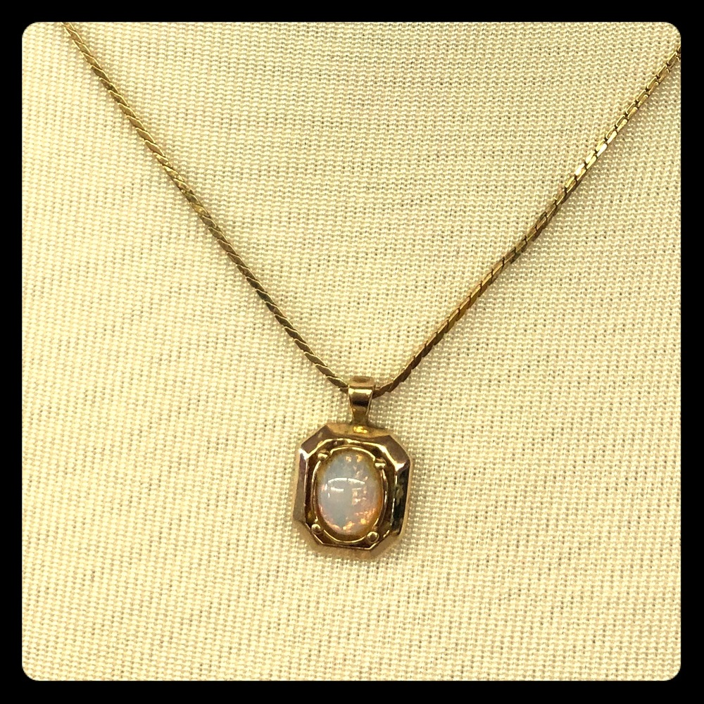 Vintage Avon Opal Pendant Necklace